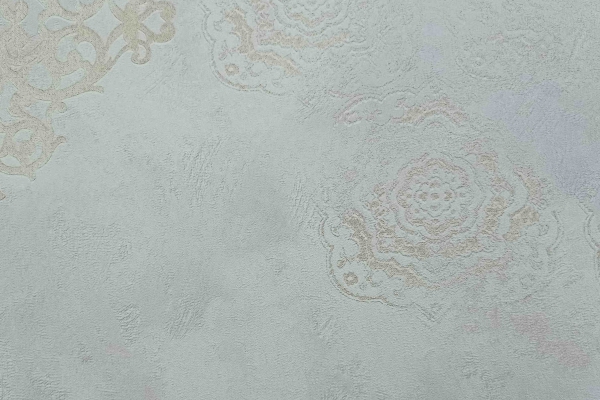 کاغذ دیواری با طرح گل های قهوه ای کم رنگ در زمینه رنگ آمیزی روشن
